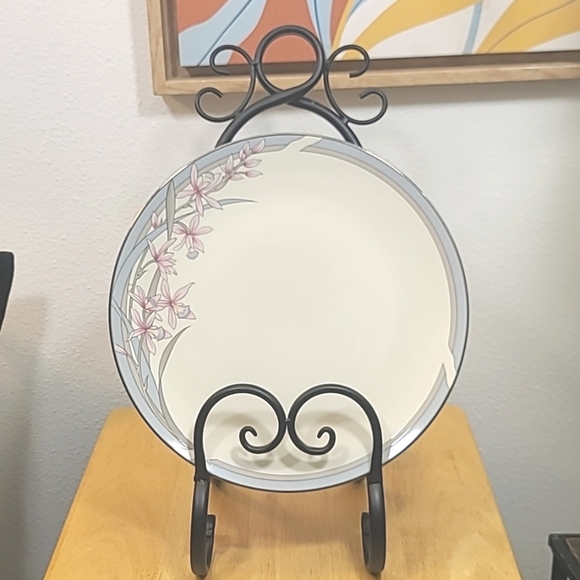 SET OF 7 American Royalty First Lady Very Fine Porcelain Dinner Plates - Picture 1 of 6